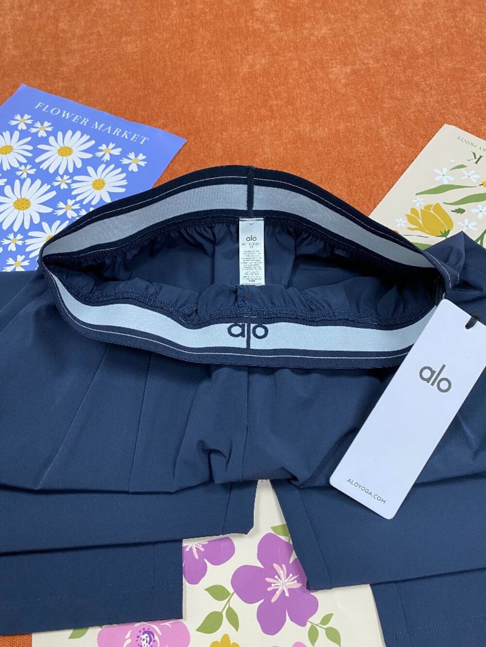 Brand new with tags🌊ALO Yoga Set Navy Blue (Regular Size 30 inches) - Picture 5 of 11